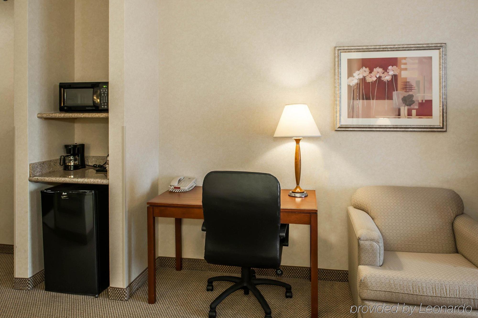 Comfort Suites South Элкхарт Экстерьер фото