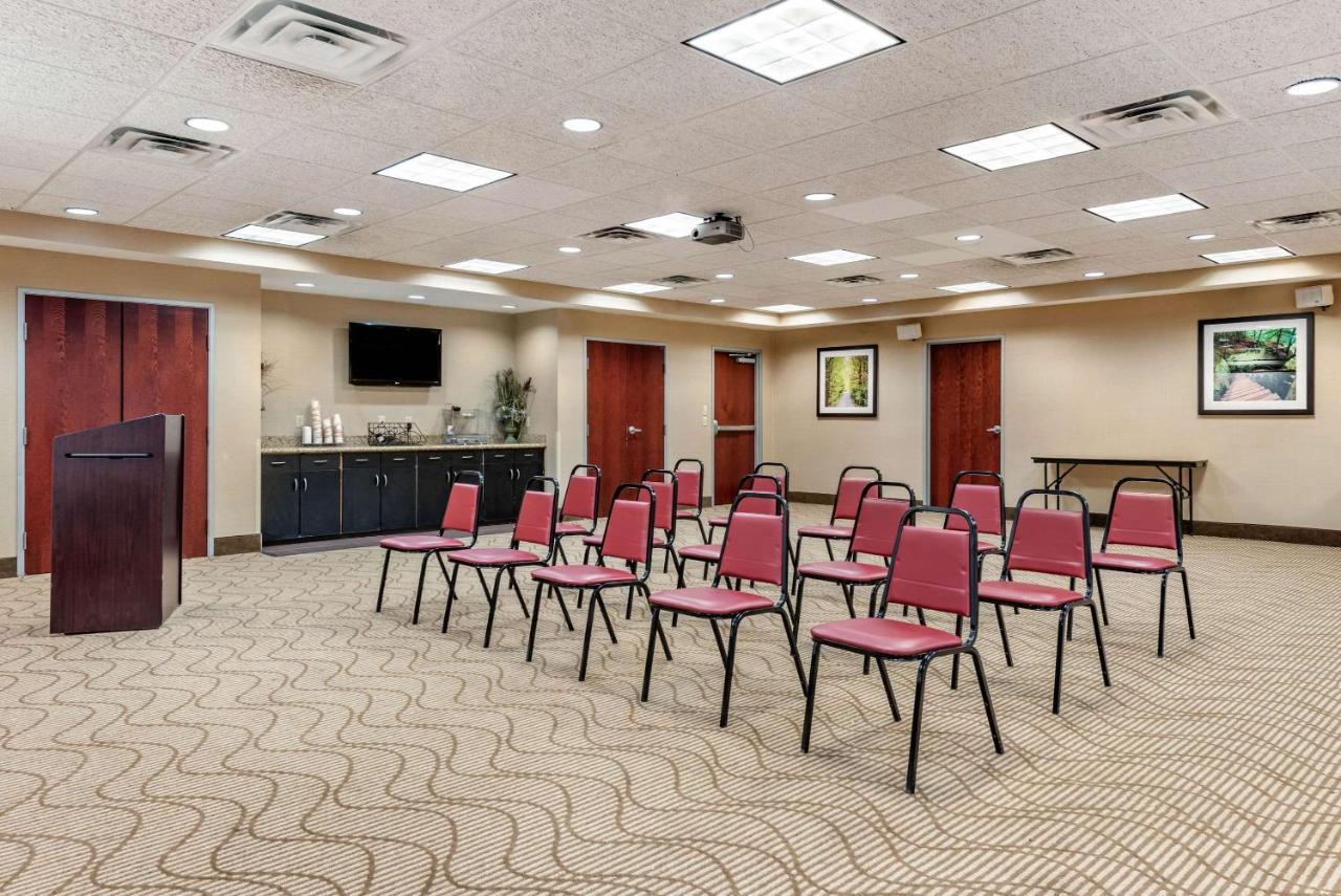 Comfort Suites South Элкхарт Экстерьер фото